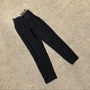 Cheap and Chic Moschino black high rise cropped slim pants